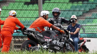 Moto GP: Τρομακτικό ατύχημα για τον παγκόσμιο πρωταθλητή – Τον έσωσε το κράνος του