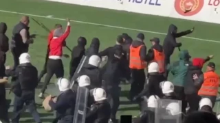 Αλβανία: Ξύλο, τραυματισμοί και συλλήψεις στο ντέρμπι των Τιράνων