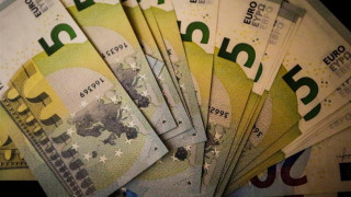 Τι αλλάζει σε μισθούς και επιδόματα το 2025