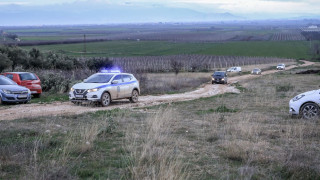 Κηδεία Βασίλη Καλογήρου: Τι είπε η μητέρα του μπαίνοντας στην εκκλησία-Παρούσα η Καρυστιανού