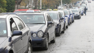 Θεσσαλονίκη: Τραβούν... χειρόφρενο για μία μέρα τα ταξί