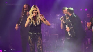 Τέμπη: Κλειστό το Hotel Ermou που τραγουδάει η Άννα Βίσση-«Στεκόμαστε δίπλα στις οικογένειες»