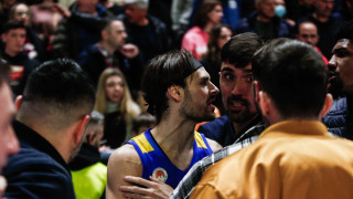 ΔΕΑΒ: Απαγόρευση εισόδου στο γήπεδο για δύο χρόνια σε οπαδούς για ρίψη αντικειμένων!