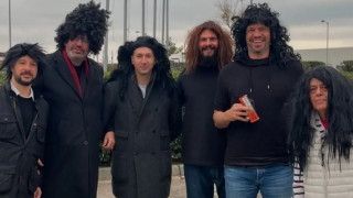 Αγνώριστοι με περούκες Παπαδόπουλος, Διαμαντίδης, Φώτσης και Φιλίππου