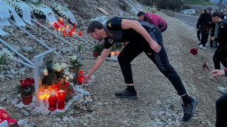 Άρης: 57 τριαντάφυλλα άφησε η αποστολή στα Τέμπη