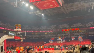 Ερυθρός Αστέρας-Ζαλγκίρις: Πικάρισμα με κορεό σημαία της Ρωσίας και... «Katyusha»!