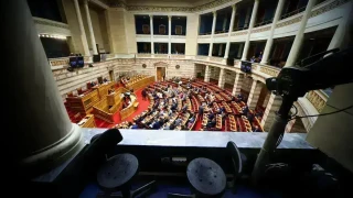 Τέμπη: Πυρ ομαδόν κατά Μητσοτάκη και κυβέρνησης στις ομιλίες των πολιτικών αρχηγών