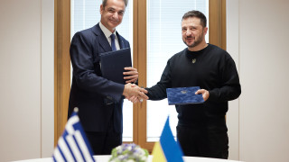 Μητσοτάκης σε Ζελένσκι: «Συνεχής» η στήριξη Ελλάδας σε Ουκρανία