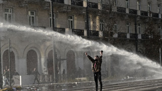 «Γερμανίδα»: Το κορίτσι μπροστά από την «Αύρα» έγινε Viral και Trend