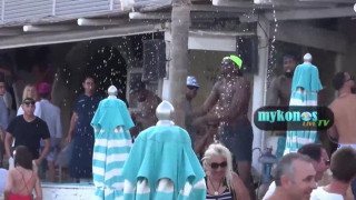 Ντουράντ και Τζόρνταν δεν σταματάνε να χορεύουν στη Μύκονο (video)