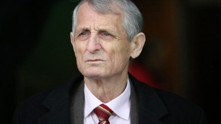 Μην είστε αφελείς  αλλού είναι το         πρόβλημα