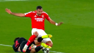 Έτσι... οδήγησε στην αποβολή τον Κουμπαρσί ο Παυλίδης