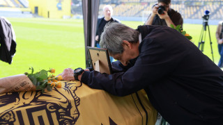 Άρης: Λύγισε ο Σπυρίδων στο φέρετρο του Αλεξιάδη