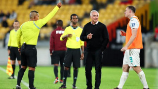 Νέα Ζηλανδία: Πήρε κίτρινη κάρτα επειδή... υπέγραψε αυτόγραφα! (pics)