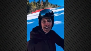 Σάκης Ρουβάς: Έκανε σκι ερμηνεύοντας το νέο του τραγούδι (vid)