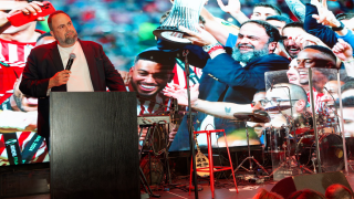 Ολυμπιακός: Βραβεύτηκε από σύνδεσμο φιλάθλων στη Νέα Υόρκη ο Μαρινάκης