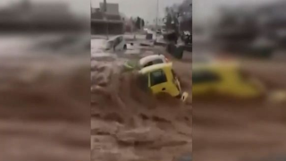 «Σφυροκοπά» το Αιγαίο η κακοκαιρία - Χείμαρροι σε Μύκονο, Πάρο και Σύρο