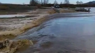 Λαγκαδάς: Υπερχείλισε ο χείμαρρος Μπογδάνας-Διακόπηκε η κυκλοφορία