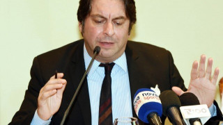 Eχασε το παιχνίδι                  ο κ. Μοντεκάλβο