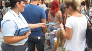 Θεσσαλονίκη: Ενημερωτικά φυλλάδια από τροχονόμους σε γονείς & μαθητές