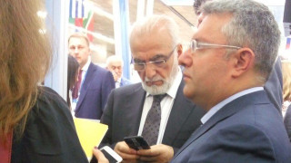 Κολλημένος        στο     κινητό    ΠΑΟΚ ο Σαββίδης