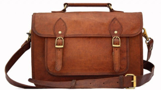 Καστανάς βρήκε σε παγκάκι τσάντα με 3.450€ και την παρέδωσε στην ΕΛ.ΑΣ