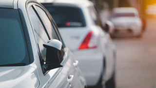 Μην ξανακλείσετε τους καθρέφτες του ΙΧ όταν παρκάρετε-Οι κρυμμένοι κίνδυνοι