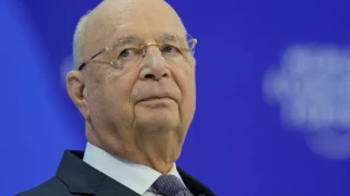 Κλάους Σβαμπ: Το Παγκόσμιο Οικονομικό Φόρουμ ξεκινά έρευνα κατά του ιδρυτή του για υπεξαίρεση