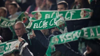 Έλτσε: Γιατί απαγόρευσε την κατανάλωση... ηλιόσπορων στο γήπεδό της!