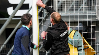 Δεν είναι μόνο ελληνικό φαινόμενο: Μετρούσαν τα δοκάρια στο Χέρακλες-Φέγενορντ!