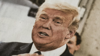 Τραμπ: «Εύχεται» σε «τρελούς Αριστερούς» ντυμένος...Star Wars