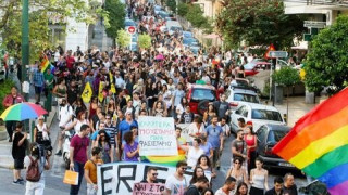 Διαμαρτυρία ομοφυλόφιλων στο Σύνταγμα για το σύμφωνο συμβίωσης