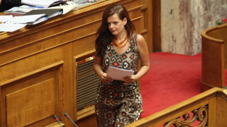 Διαζύγιο ζήτησε η βουλευτής Γιαννακάκη όταν έμαθε για το πλαστό πτυχίο!