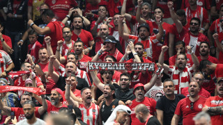 Ηχηρό μήνυμα της Θύρας 7: «Στον λαό του Ολυμπιακού δεν αρκεί η διεκδίκηση του τροπαίου»