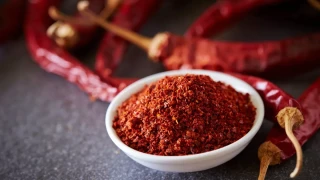 Το «καυτό» κόλπο για να μην καταναλώνετε πολλές θερμίδες όταν τρώτε