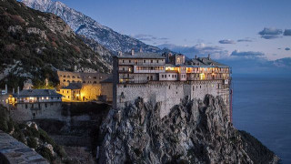 Ζημιές στη Μονή Σίμωνος Πέτρας από τον σεισμό στο Άγιο Όρος-Οι πρώτες εκτιμήσεις Λέκκα