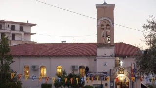 Λαμία: Μπήκε στην εκκλησία και έβριζε γιατί... τον ξύπνησαν οι καμπάνες