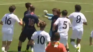 Αδιανόητο ξύλο στον αγώνα Ρεάλ-Θέλτα U16