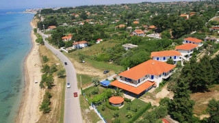 Χαλκιδική: Ξεπουλιέται η πρώτη ζώνη – Πωλείται κάθε 2ο σπίτι, Airbnb και επενδυτές παντού