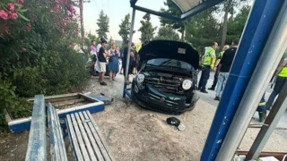 Χαλκιδική: Ελεύθερος με περιοριστικούς όρους ο 19χρονος που έπεσε με το αμάξι του σε στάση