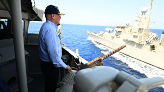 Δένδιας στο πλήρωμα του Πολεμικού Ναυτικού: «Εσείς είστε η βασική πηγή δύναμης»