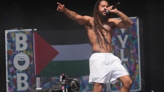 «Θάνατος στο IDF»: Το σύνθημα του Bobby Vylan στο Glastonbury που προκάλεσε αντιδράσεις