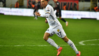 Άρης: «Ενδιαφέρεται για τον επιθετικό Ρενάτ Νταντάσοφ»