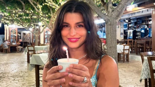 Η Δανάη Παππά «κολάζει» με το κόκκινο μπικίνι της!