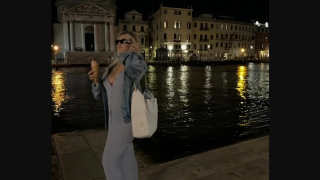 Γουάντα Νάρα: «Ατύχημα» με τα ρούχα της σε γόνδολα, «ζάλισε» το Instagram