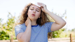 Θερμική εξάντληση και θερμοπληξία: Ποια είναι η διαφορά και πώς να τις αντιμετωπίσετε