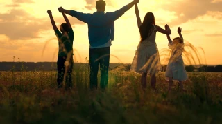 Ποιες μητέρες δικαιούνται επίδομα έως και 1.000 ευρώ-Διαδικασία αιτήσεων και προϋποθέσεις