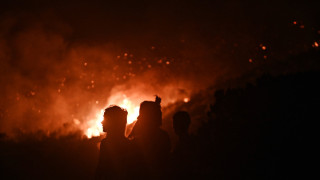 Σε συναγερμό η Πυροσβεστική σε όλη την Ελλάδα: Πυρκαγιές σε Αττική, Κεφαλονιά, Αχαΐα, Ηλεία, Μέγαρα και Αγρίνιο