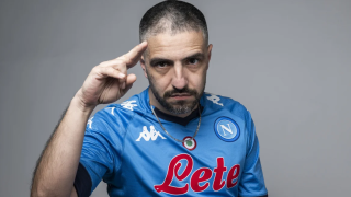 Ποστάρει και... «κοντράρει» Τσιμίκα ο ΛΕΞ