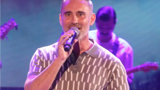 Καπουτζίδης: Αφιέρωσε τραγούδι στον σύντροφό του-«Με έκανε να μη φοβάμαι το για πάντα»